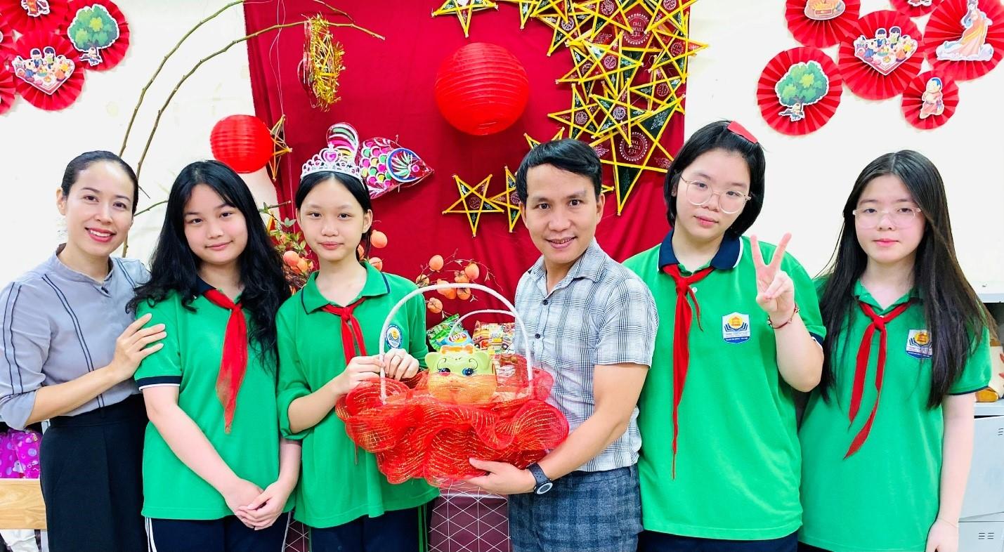 8A5 cho tôi một vé đi tuổi thơ