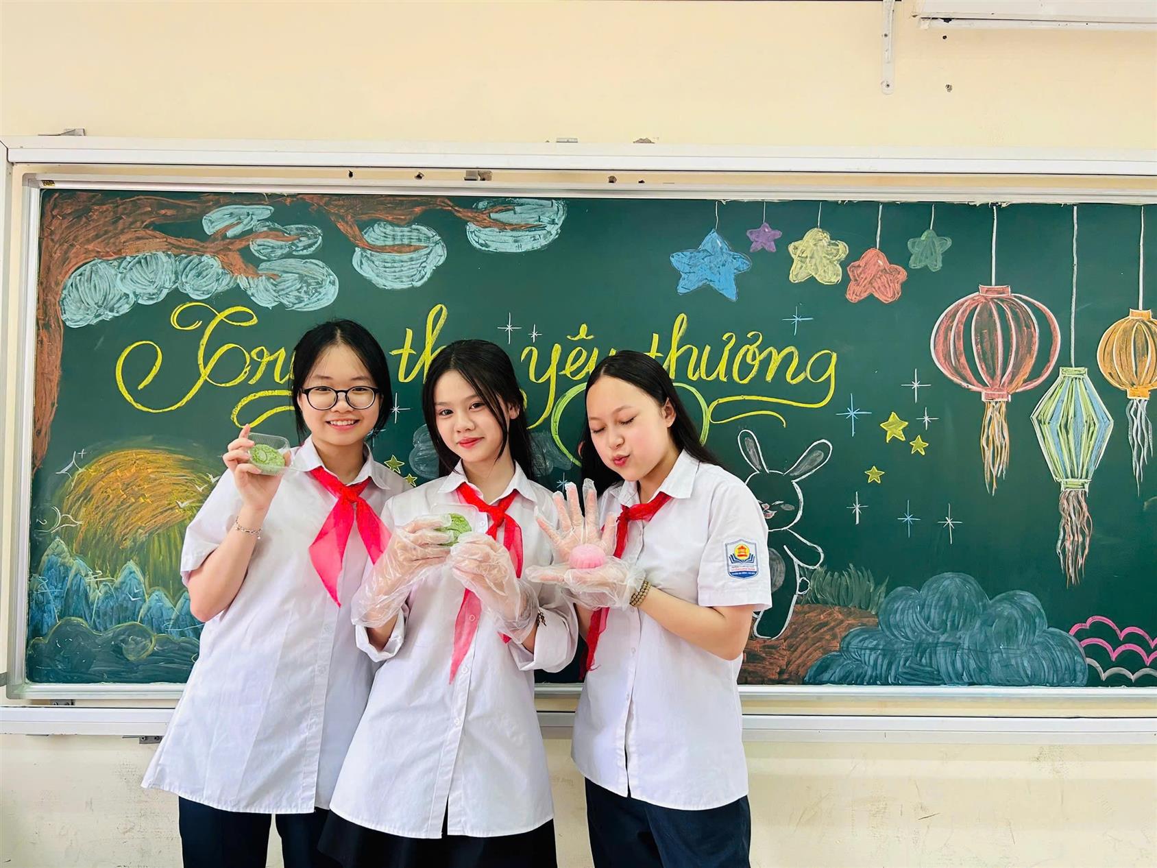 Team 9A5 trổ tài: Trung thu này chúng tớ có bánh nhà làm!