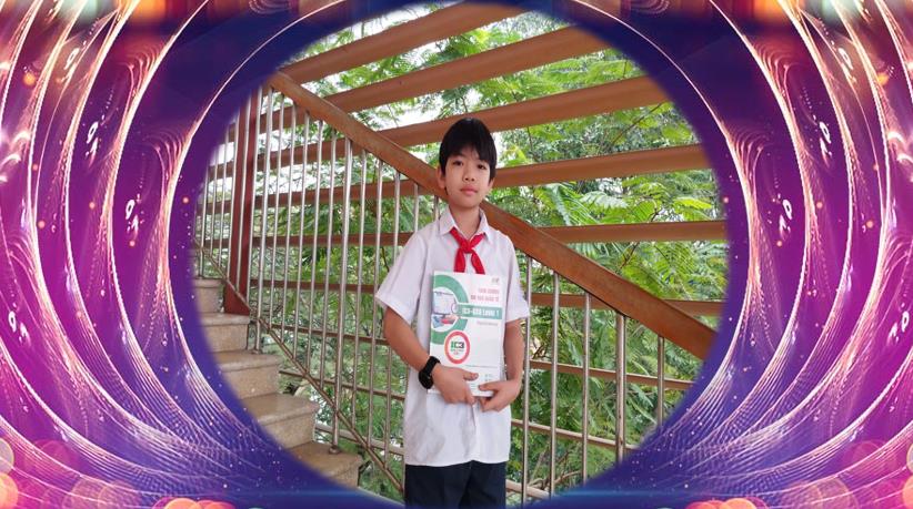 Hiếu Đức – Cậu học trò lớp 7A1 toả sáng tại kỳ thi học sinh giỏi cấp phường Ngọc Hà, là đại diện  xuất sắc tham gia thi cấp Thành phố môn Tin học khi mới là học sinh lớp 7