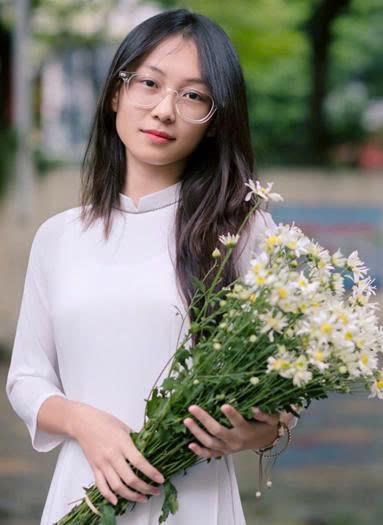 Trần Kiều Trang học sinh lớp 9A2, trường THCS Hoàng Hoa Thám – cô gái tình cảm, tốt bụng và tỏa sáng với giải Nhì môn Ngữ văn cấp phường Ngọc Hà