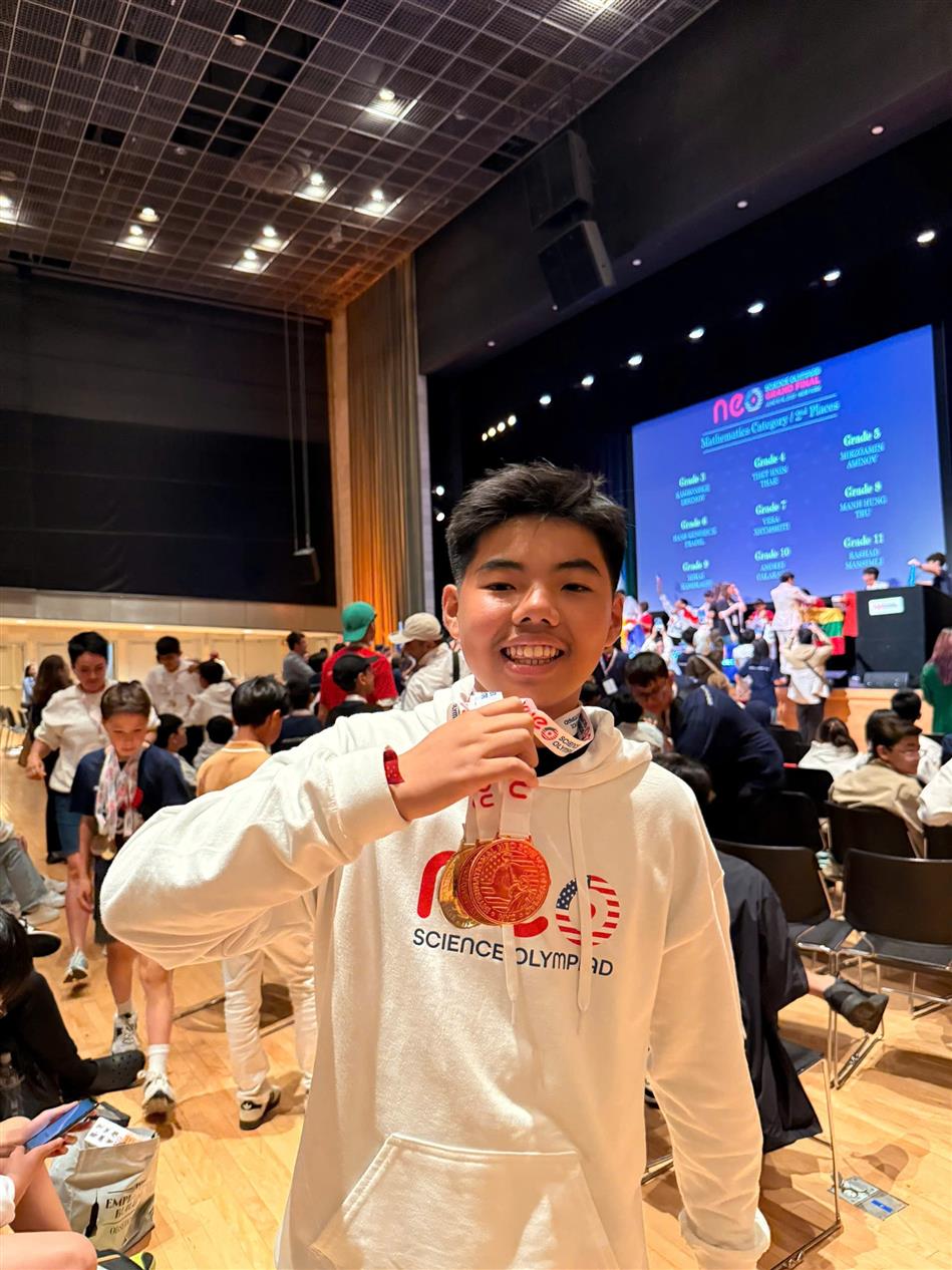Học sinh Lý Trung Dũng lớp 8A1 - Tỏa sáng trên đấu trường toán học quốc tế với tấm huy chương vàng Olympic