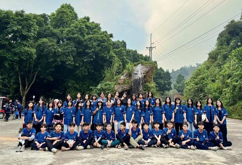 Nhìn lại một tháng hoạt động đầy màu sắc của lớp 8A2.