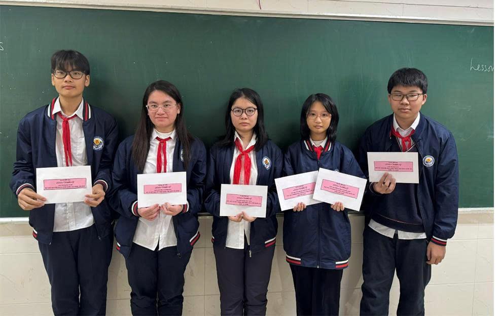 Học sinh lớp 8A2 đạt thành tích cao tại cuộc thi ASMO vòng Quốc gia