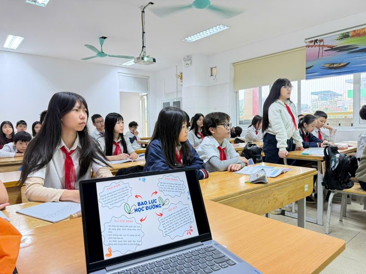 Tiết sinh hoạt chuyên đề “Phòng chống bạo lực học đường” của tập thể lớp 7A4