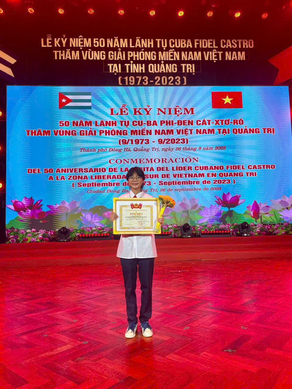 Nguyễn Minh Khuê lớp 9A4 – Cô học trò tài năng với đam mê hội họa và ngoại ngữ