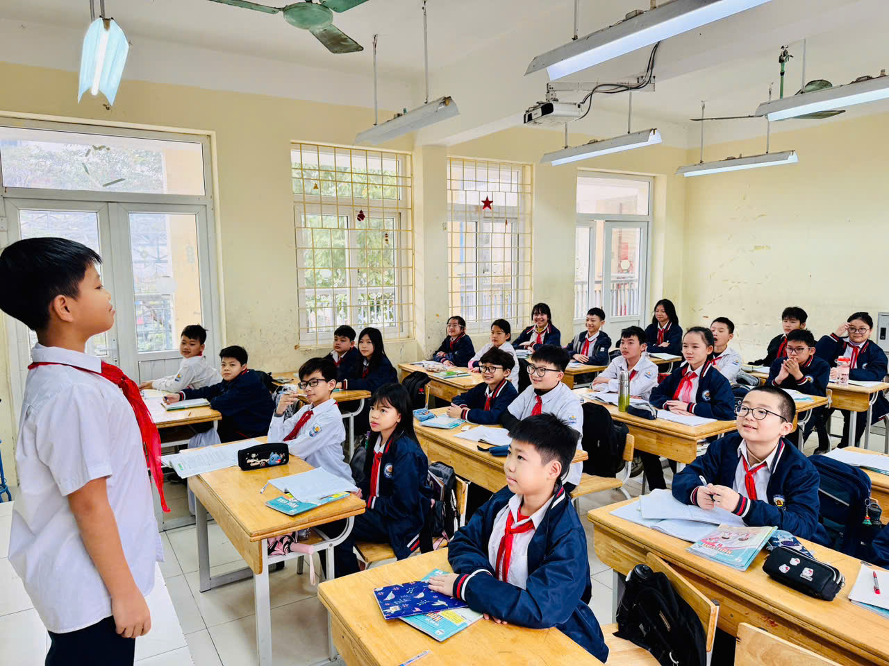 Tiết học nói nghe với bộ môn Ngữ văn của tập thể lớp 6A4