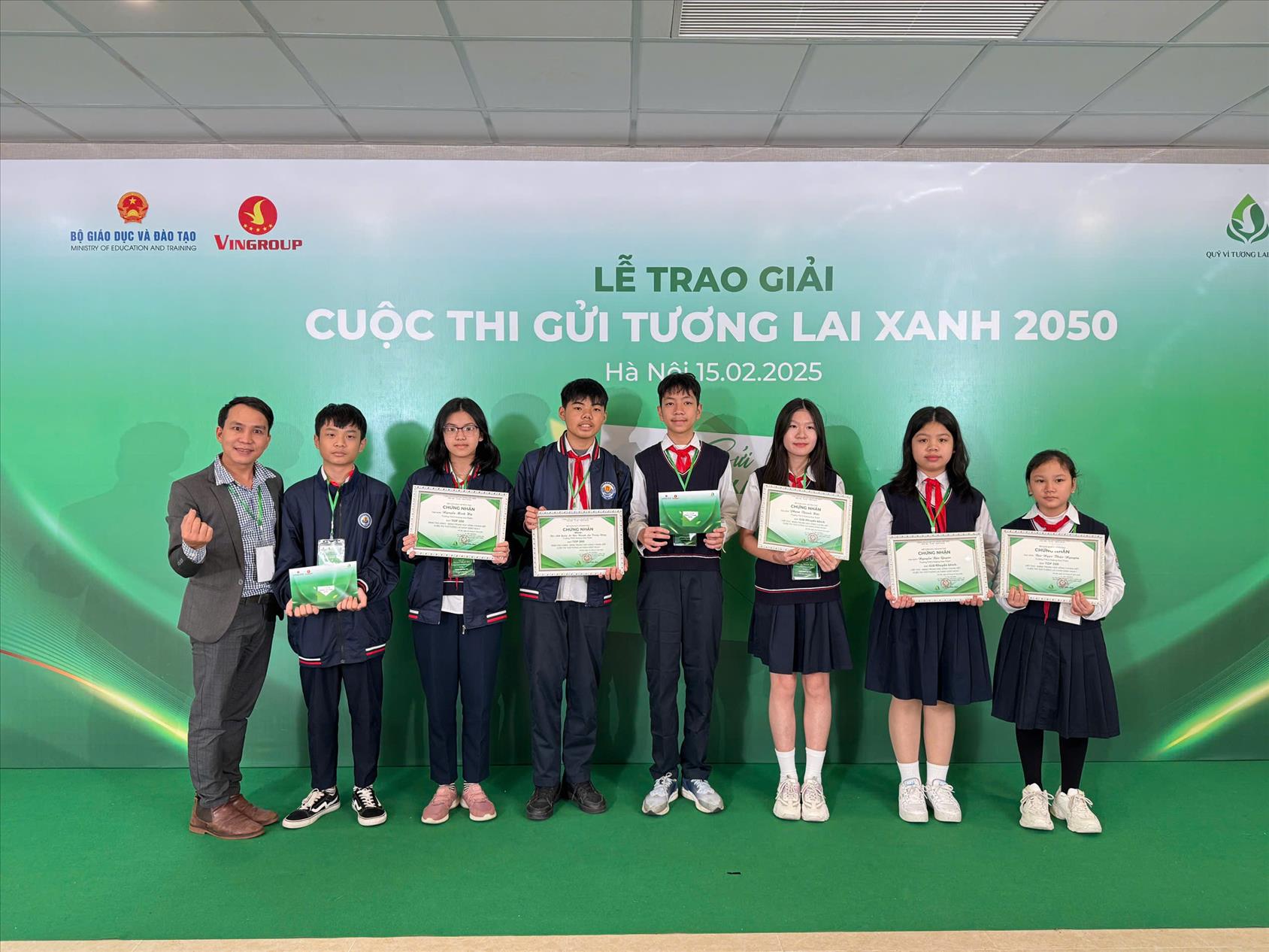 Hai tác phẩm video của lớp 7A1 đạt giải trong Cuộc thi “Gửi tương lai xanh 2050”