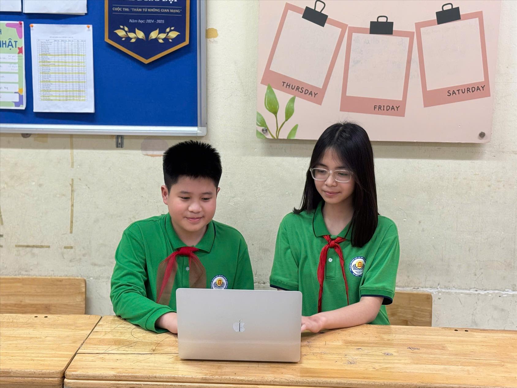 Tháng tự học ngoại ngữ của học sinh lớp 7A2 trường THCS Hoàng Hoa Thám