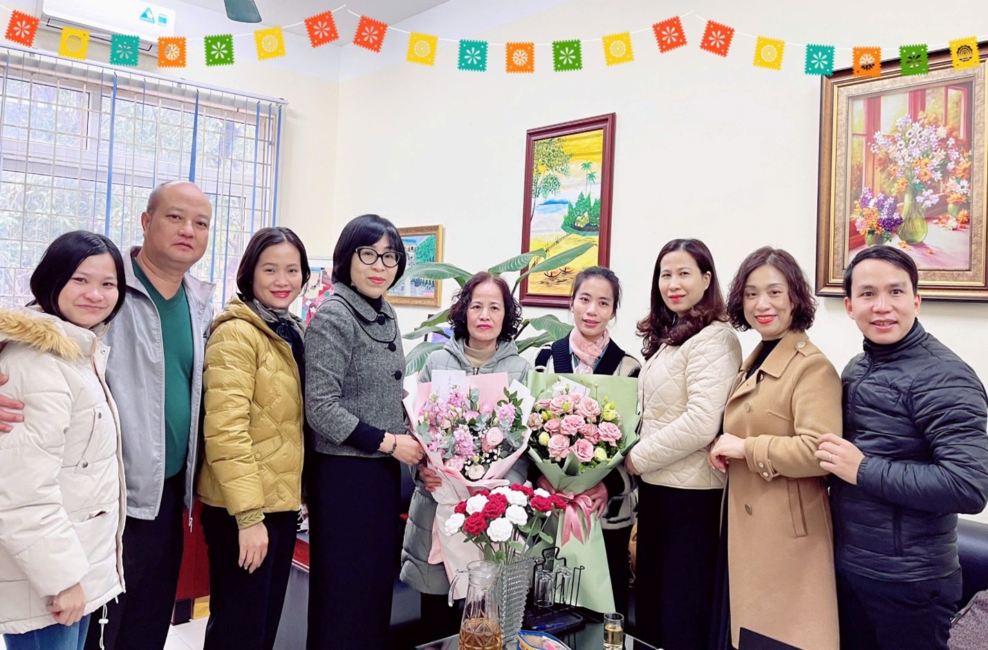 Những đóng góp thầm lặng, đáng quý của nhân viên y tế ở ngôi trường THCS Hoàng Hoa Thám