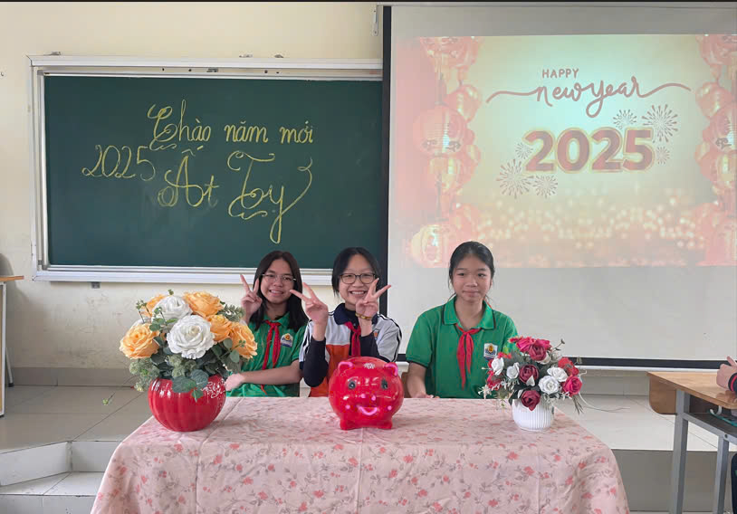 Những hoạt động khai xuân ở lớp 9A5.
