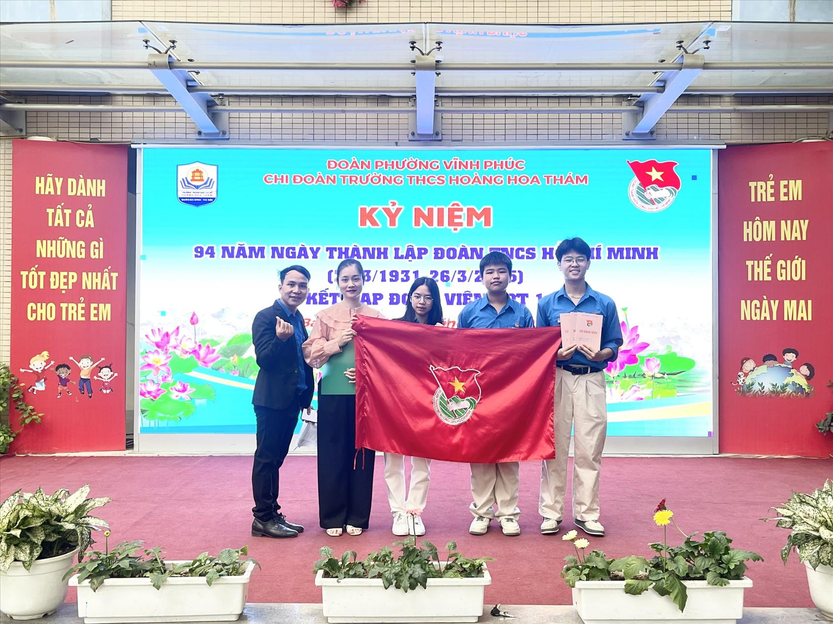 Niềm vui trong ngày hội lớn - Tiến bước lên Đoàn cùng lớp 9A5
