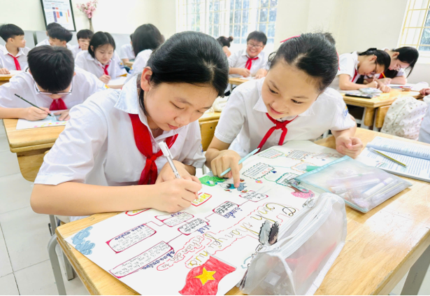 Lớp 8A6 tích cực hưởng ứng cuộc thi "Bác Hồ với thiếu nhi – Thiếu nhi với Bác Hồ" năm 2025.
