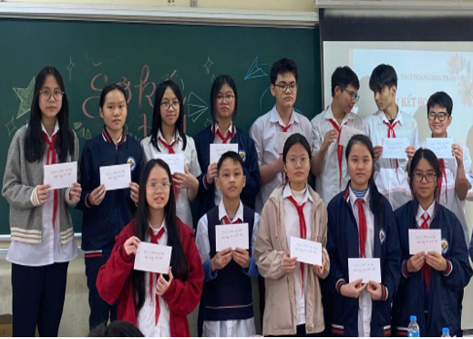 Tấm gương học tập và phong trào Đoàn Đội lớp 8A4 - Lưu Thục Quyên