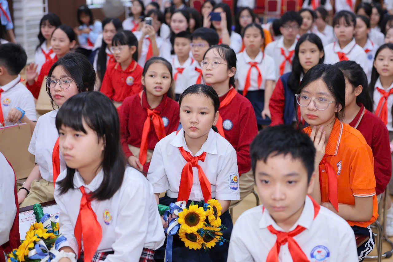 Đội viên ưu tú Bùi Ngọc Thảo Nguyên – Tấm gương sáng tại Lễ báo công dâng Bác