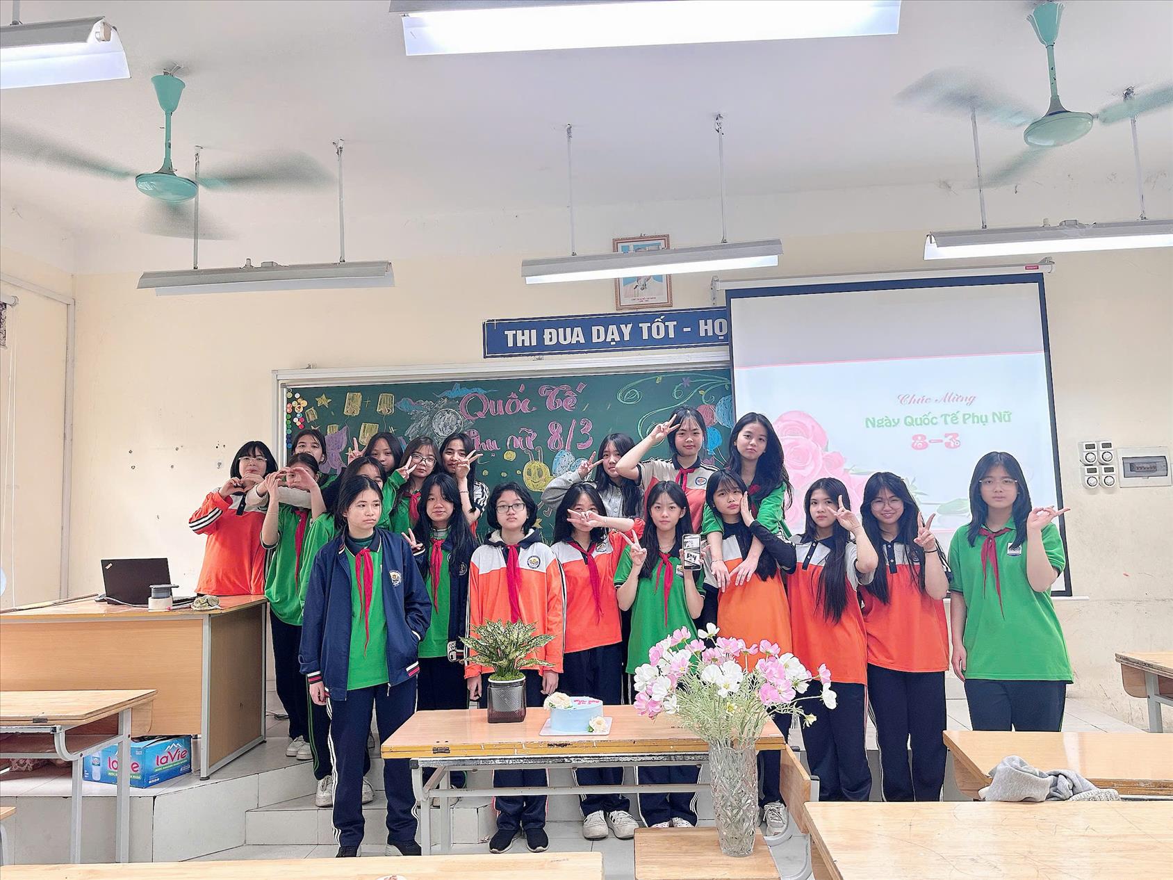 Ấm áp tháng 3 - Lớp 8A3 gửi lời yêu thương những người phụ nữ tuyệt vời!