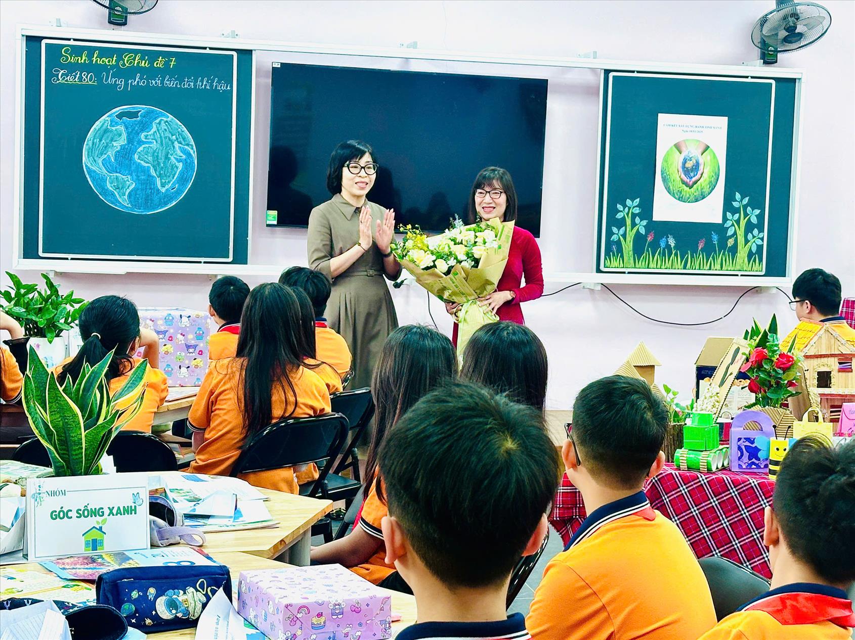Giáo viên trường THCS Hoàng Hoa Thám gặt hái thành công tại Hội thi Giáo viên dạy giỏi quận Ba Đình năm học 2024-2025.