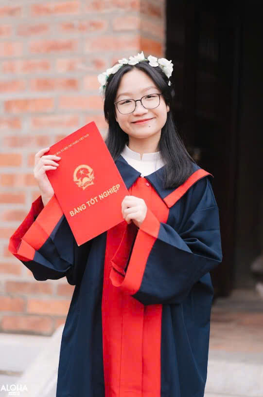 Lê Hương Giang – Lớp trưởng đa tài, học giỏi của tập thể 9A5 -Trường THCS Hoàng Hoa Thám