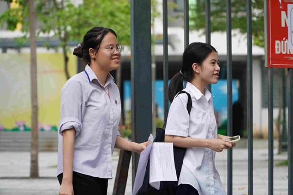 Biến động điểm chuẩn vào lớp 10 trường chuyên tại Hà Nội
