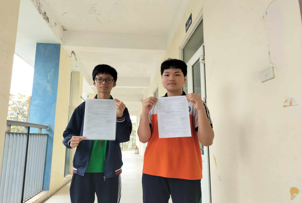 Hồi hộp và hi vọng, lớp 9A4 đã hoàn thành đơn đăng kí dự thi vào 10.