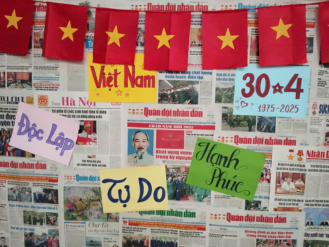 Trang trí trường học, lớp học – Nét đẹp yêu nước từ những điều giản dị của học sinh trường THCS Hoàng Hoa Thám.