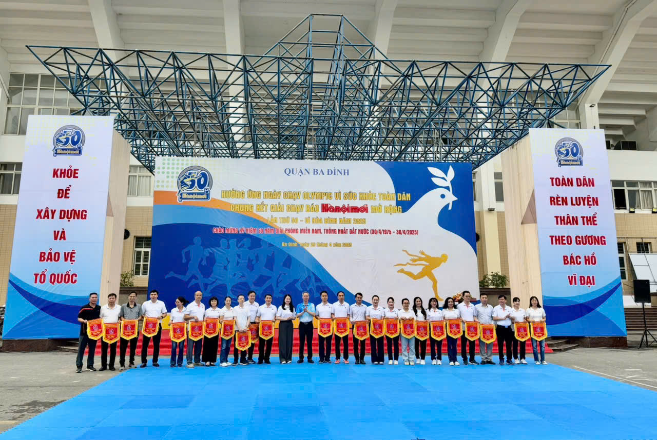 Trường THCS Hoàng Hoa Thám tham gia Chung kết “Giải chạy Báo Hà Nội mới” cấp quận lần thứ 50