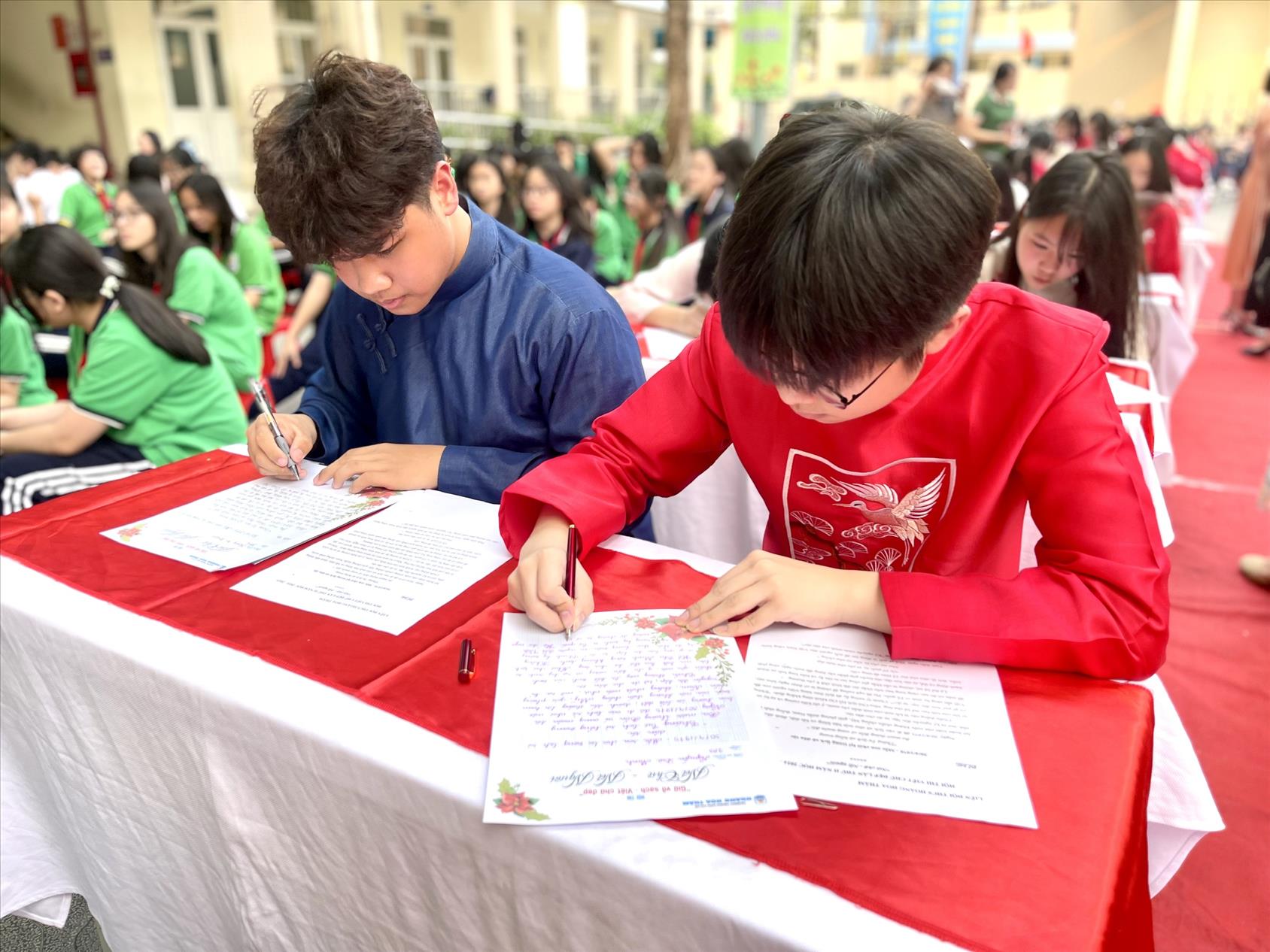 Hội thi viết chữ đẹp “Nét chữ - Nết người” lần thứ II với chủ đề chào mừng 50 năm Ngày Giải phóng hoàn toàn miền Nam, thống nhất đất nước (30/4/1975 - 30/4/2025)