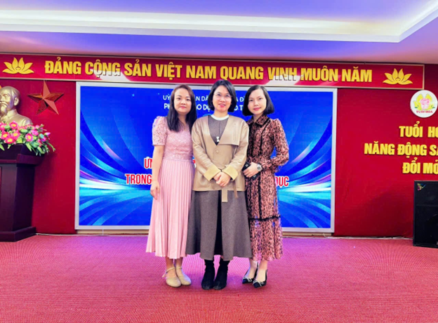 Giáo viên trường THCS Hoàng Hoa Thám tích cực tham gia buổi tập huấn “Ứng dụng trí tuệ nhân tạo trong công tác truyền thông giáo dục”