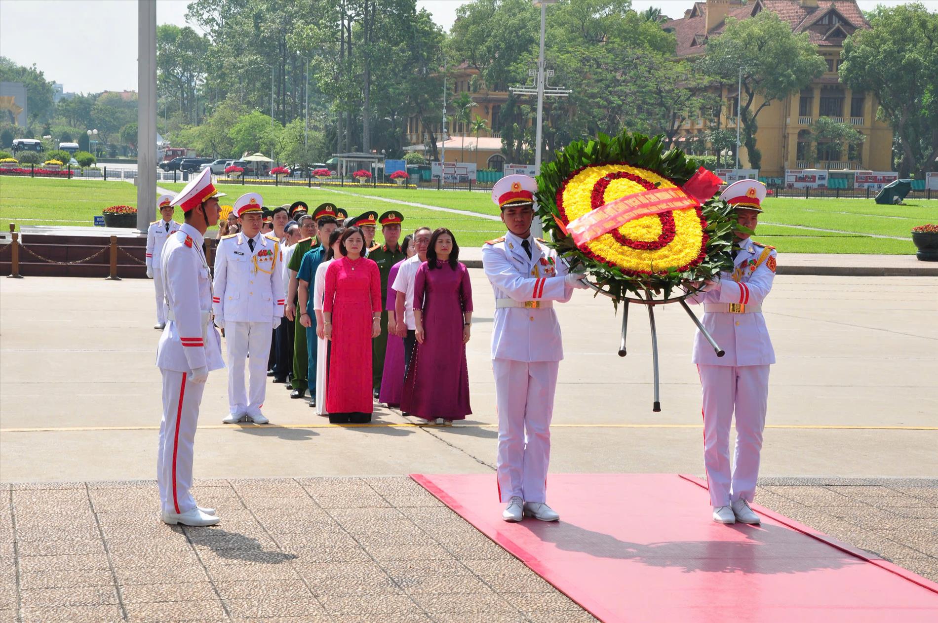 Hoạt động thiết thực chào mừng kỷ niệm 135 năm Ngày sinh Chủ tịch Hồ Chí Minh.