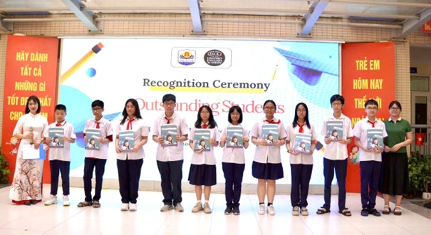 Học sinh THCS Hoàng Hoa Thám tỏa sáng tại vòng 2 Olympic Tiếng Anh  Quốc tế IKLC: Khẳng định chất lượng dạy và học Ngoại ngữ