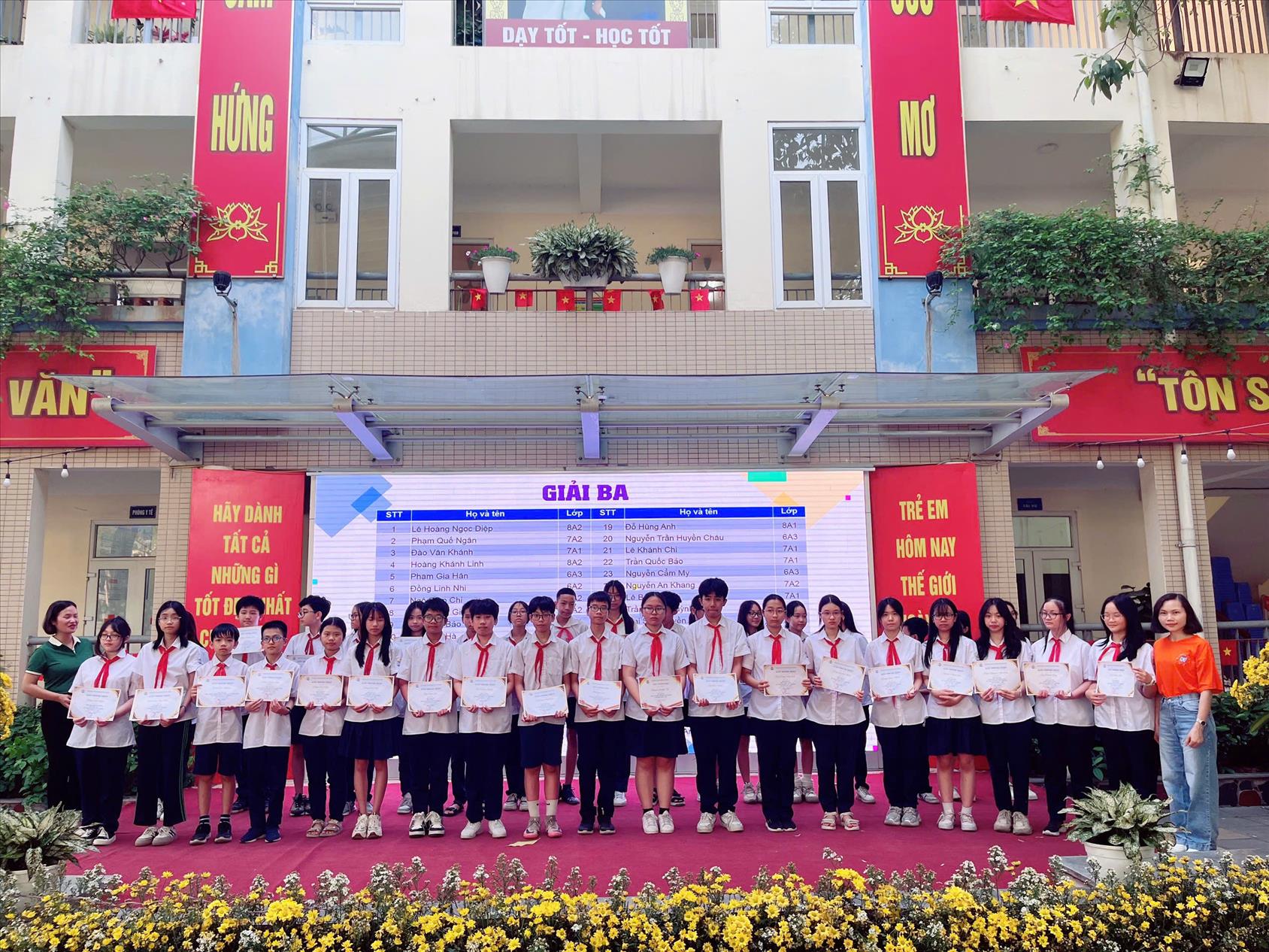 Trường THCS Hoàng Hoa Thám tổ chức tổng kết và trao giải cuộc thi viết chữ đẹp “Nét chữ - Nết người” – tôn vinh vẻ đẹp của Tiếng Việt