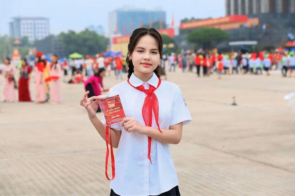 Phùng Hiểu Anh – Học sinh trường THCS Hoàng Hoa Thám tỏa sáng trên các sân khấu quốc gia