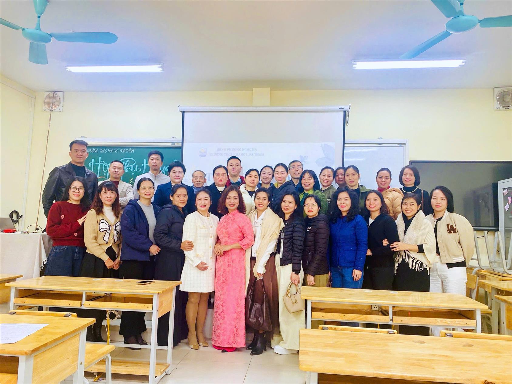 Họp phụ huynh lớp 9A1 sơ kết HK1: “Đổi cách họp - Tăng hiệu quả - Cùng nâng chất lượng”