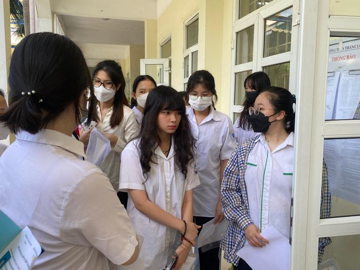 Thí sinh dự thi vào lớp 10 THPT công lập tại Hà Nội năm 2022.