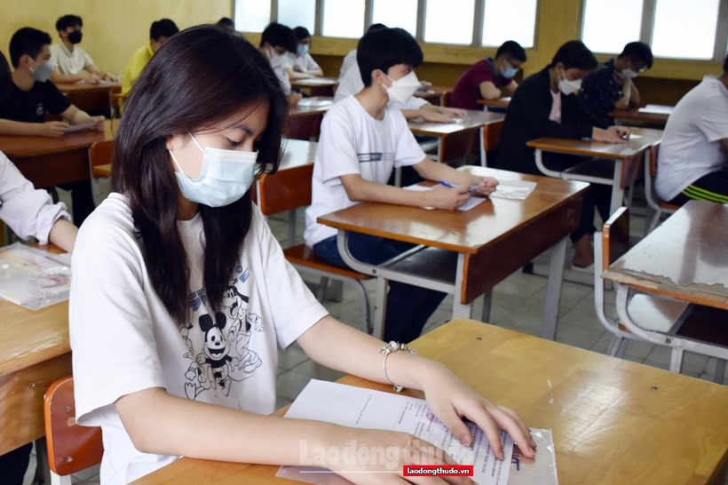 Thí sinh tham dự kỳ thi tuyển sinh vào lớp 10 năm học 2022 - 2023 tại Hà Nội.