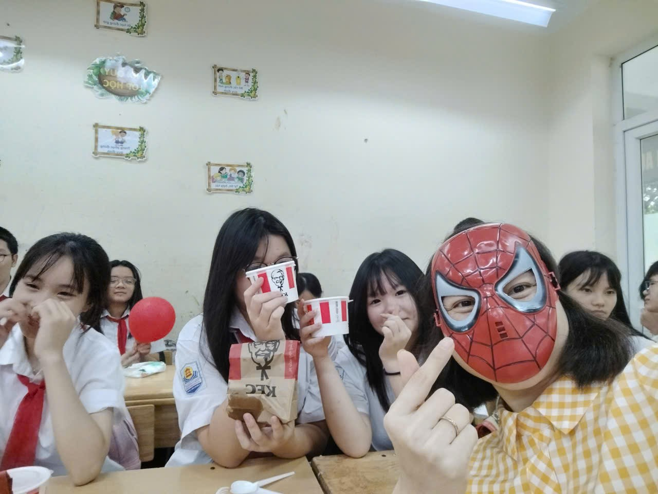 A group of people in a classroom
Description automatically generated