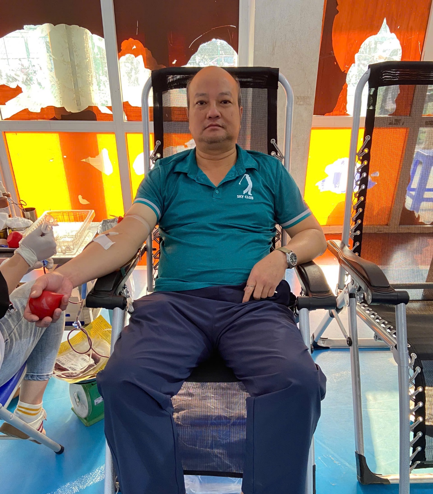 A person sitting in a wheelchairAI-generated content may be incorrect.
