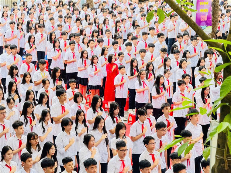 A group of people in uniformAI-generated content may be incorrect.