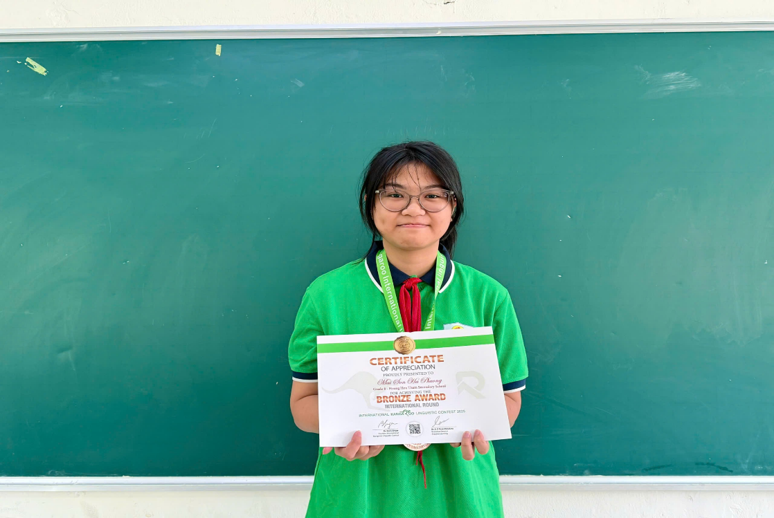 Hà Phương nhận Bronze Award