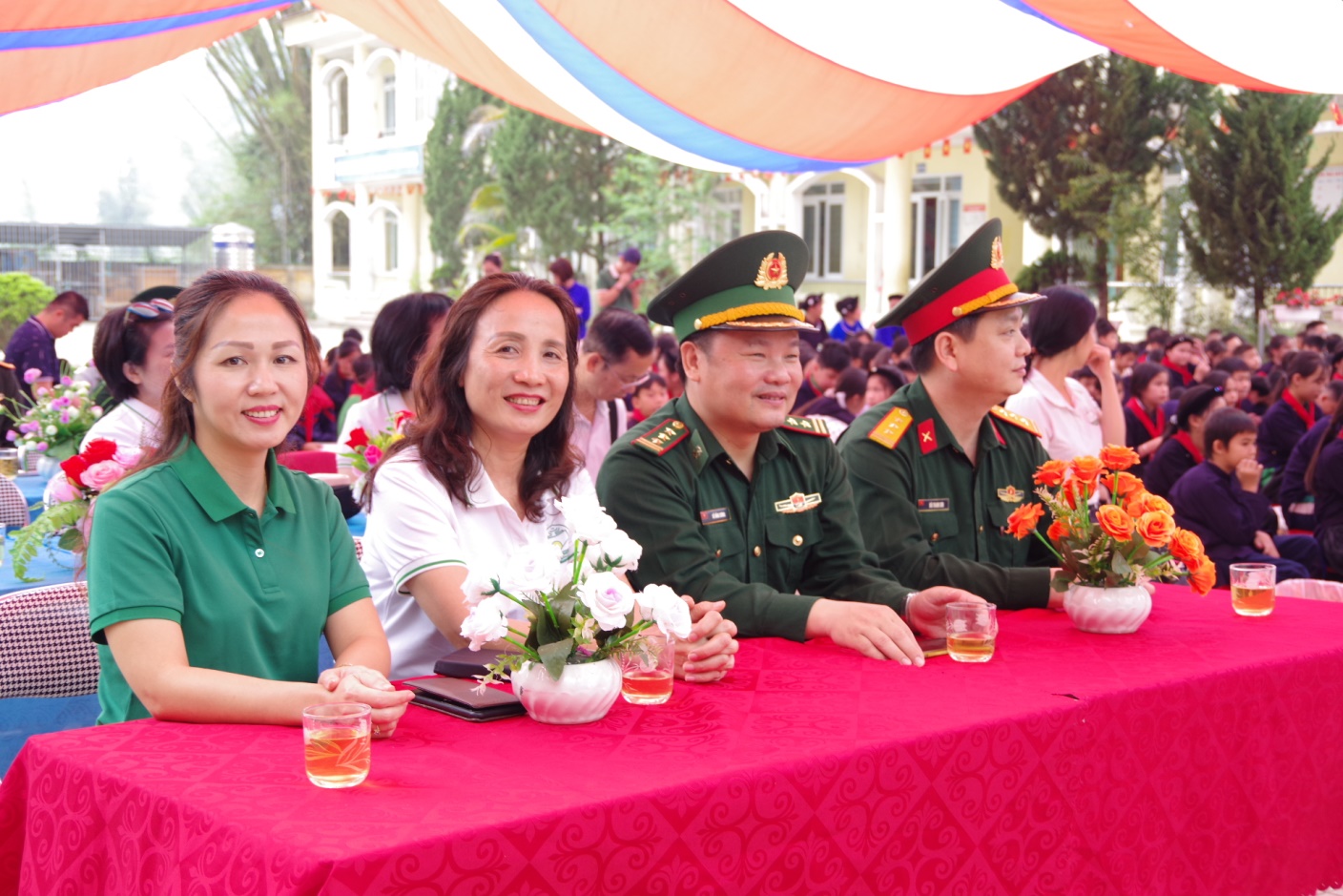 C:\Users\HOME\Desktop\HHT\NTP HHT 1\Tặng quà\ảnh 10.JPG