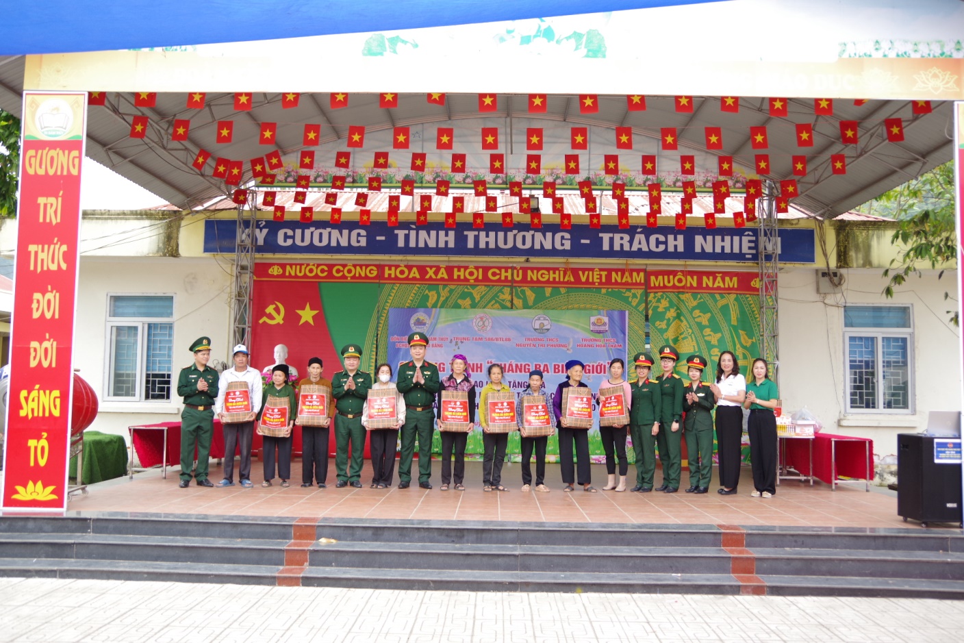 C:\Users\HOME\Desktop\HHT\NTP HHT 1\Tặng quà\ảnh 3.JPG