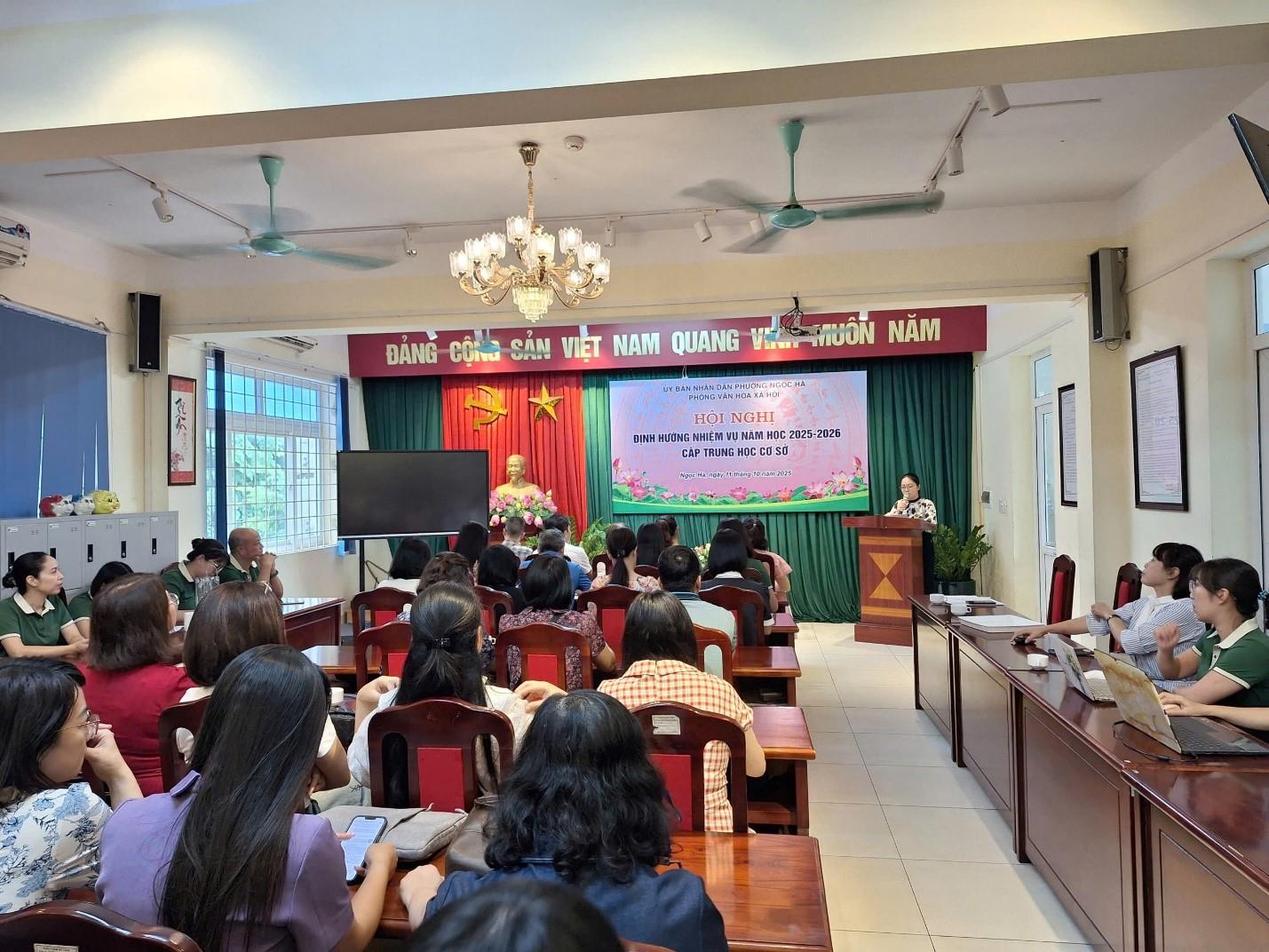 Trường THCS Hoàng Hoa Thám: Điểm sáng trong triển khai nhiệm vụ  năm học 2025-2026 cấp THCS