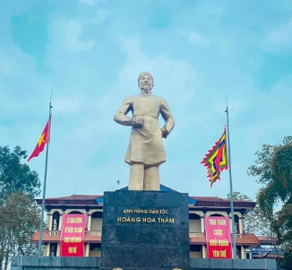 Hoàng Hoa Thám (1858-1913) Lãnh tụ cuộc khởi nghĩa Yên Thế.