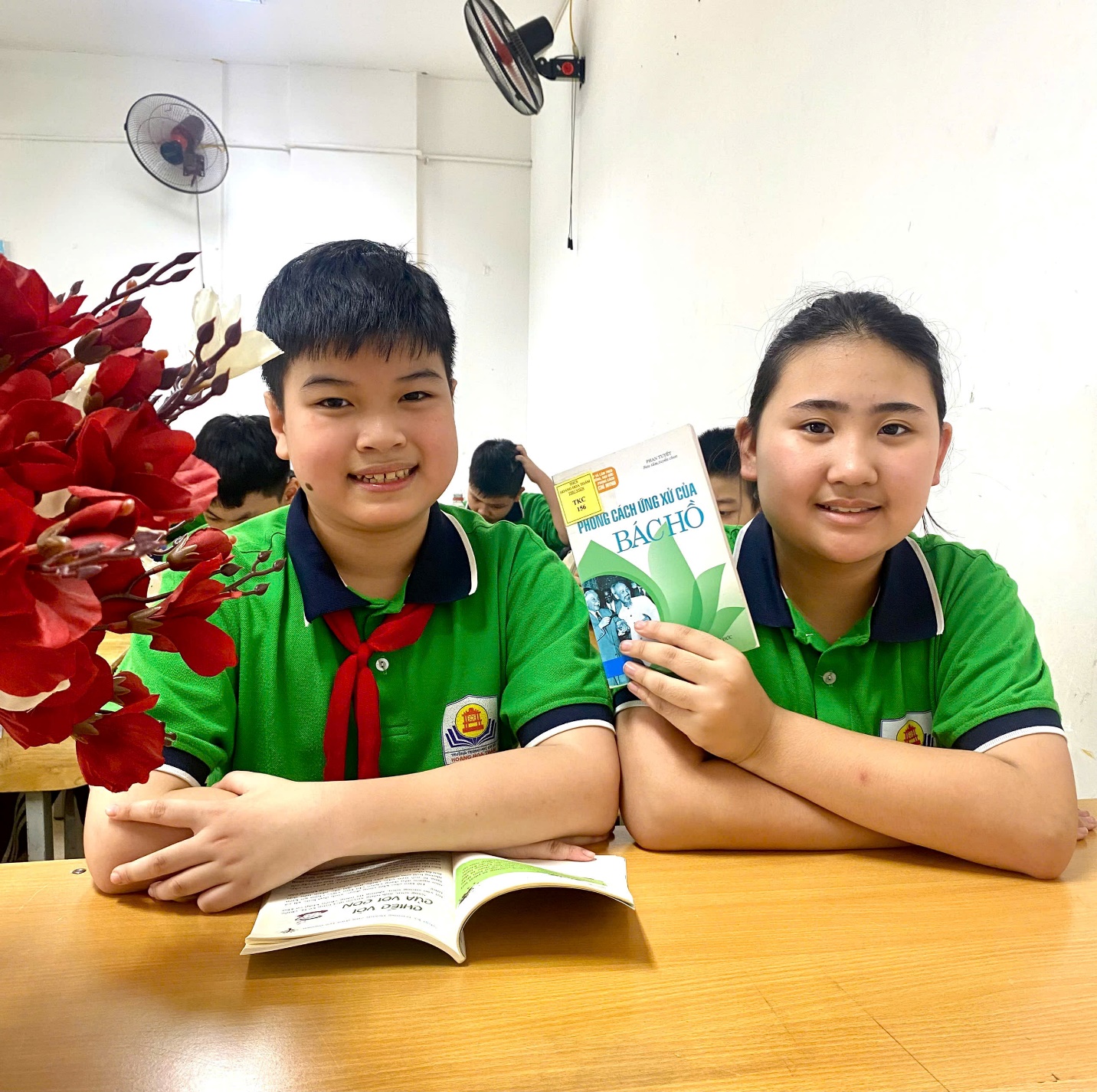 C:\Users\Admin\Desktop\Ảnh 1\1\z7562801371009_9a823703c8da5c1602d5ac939b9fbdde.jpg