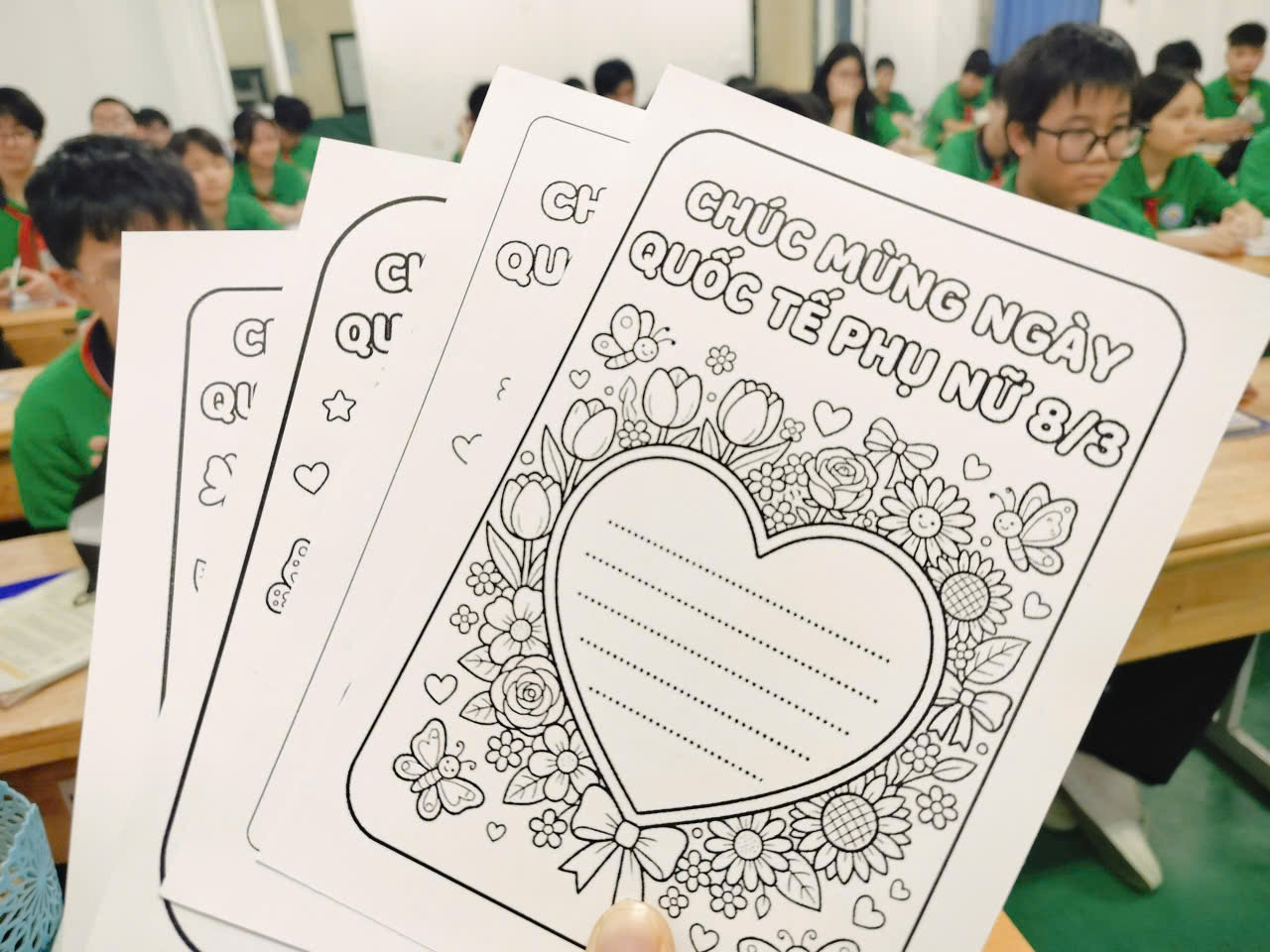 A group of people in a classroom
Description automatically generated