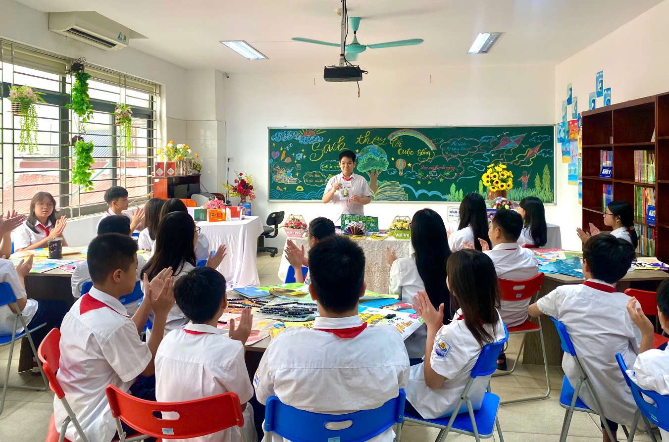 C:\Users\Admin\Desktop\Ảnh 1\Ảnh HHT\z7727038687442_718f7e0a6036443ea380bc3a77053996.jpg